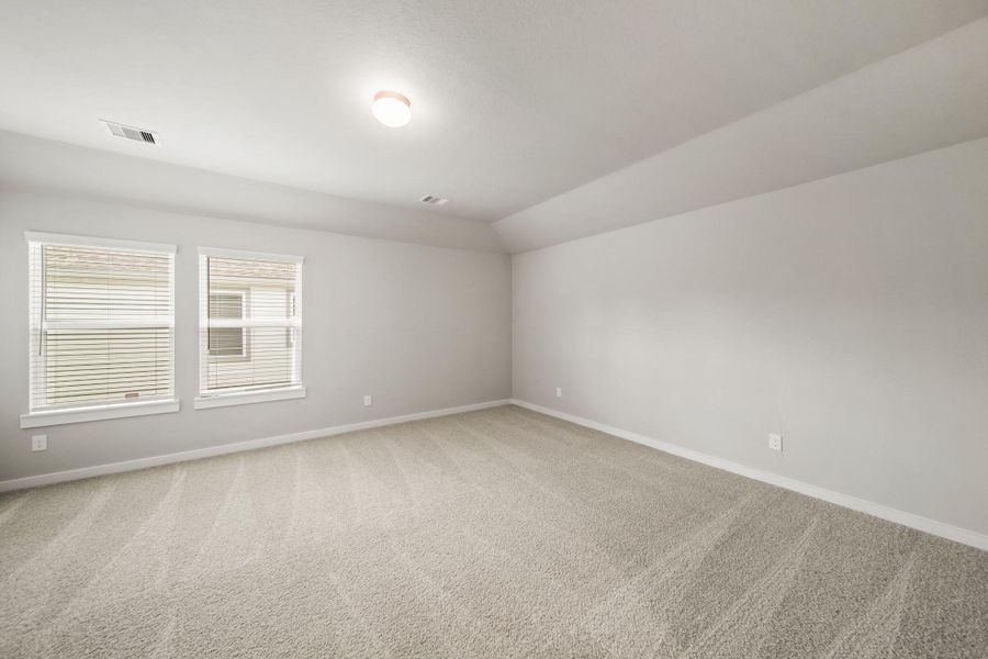 Spacious, unfurnished interior of a new home in Grand Oaks – The Cove, Houston (Image 14). Spacious, unfurnished interior of a new home in Grand Oaks – The Cove, Houston (Image 14).