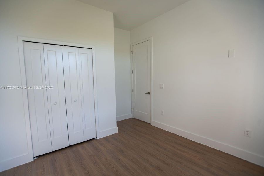 Spacious, unfurnished interior of a new home in , Cape Coral (Image 24).