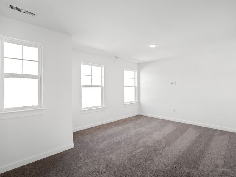 Spacious, unfurnished interior of a new home in Woods Crossing, Gallatin (Image 32).