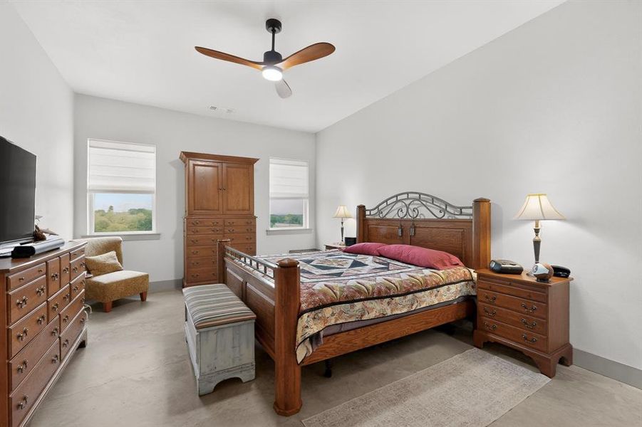Furnished interior view inside a new home in , Whitewright (Image 8).