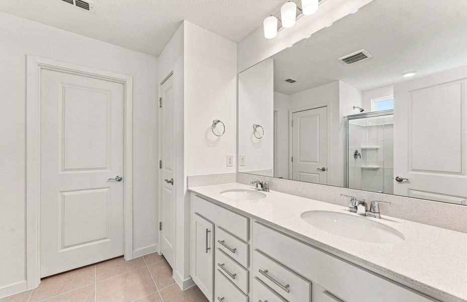 Furnished interior view inside a new home in Twisted Oaks, Wildwood (Image 10).