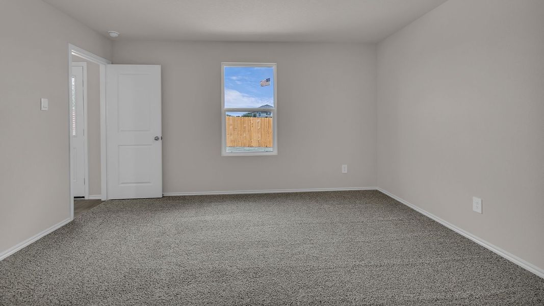 Spacious, unfurnished interior of a new home in Sunset Oaks, Maxwell (Image 17).