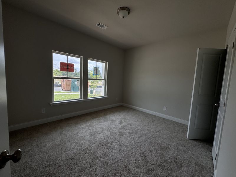 Spacious, unfurnished interior of a new home in Forrest Bluff, North Augusta (Image 11).