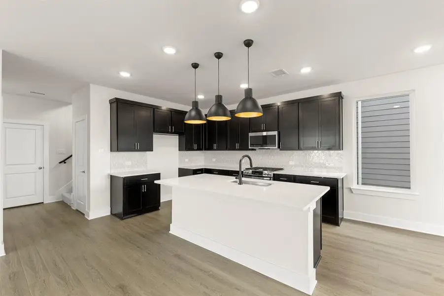 07. 3136 Lenton - Kitchen (2)