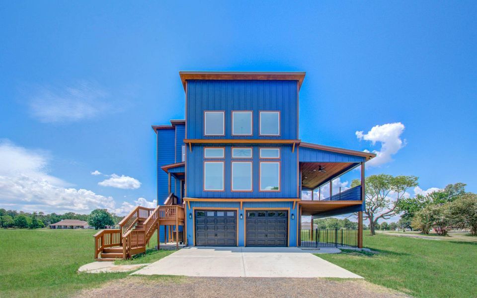 Exterior details and patio area of a home in , Trinity (Image 23).