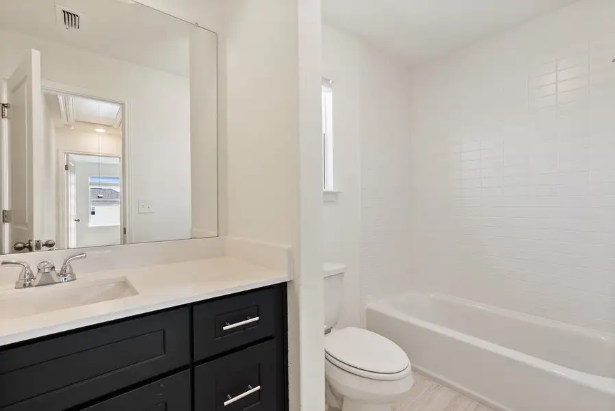 Furnished interior view inside a new home in Porter Country, Buda (Image 10).