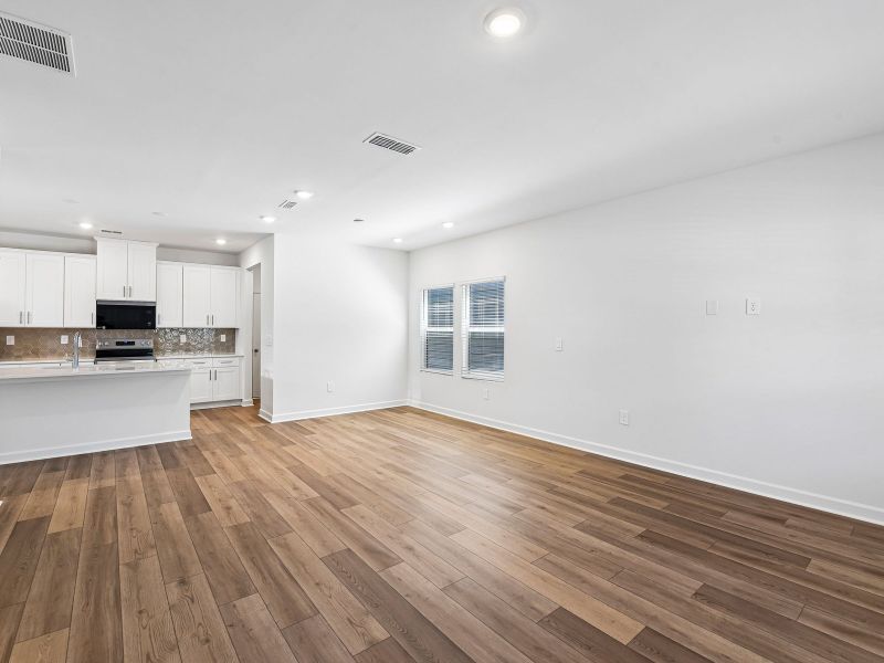 Spacious, unfurnished interior of a new home in Avalon, Gastonia (Image 10).