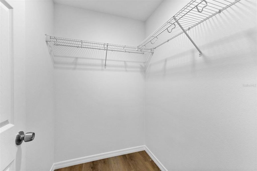 Spacious, unfurnished interior of a new home in , Bradenton (Image 12).