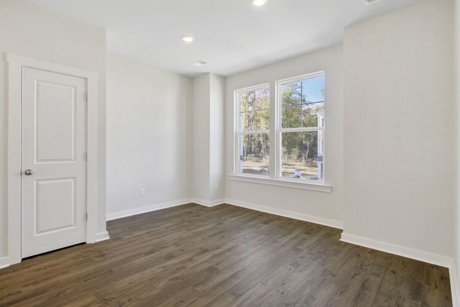 Spacious, unfurnished interior of a new home in , Johns Island (Image 33).