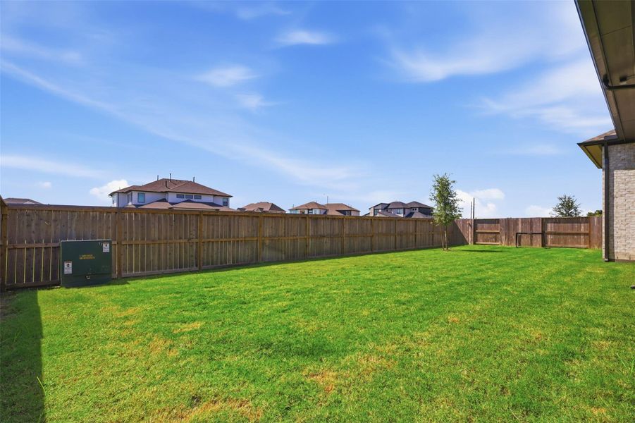 Backyard with plenty of room for additions! Backyard with plenty of room for additions!