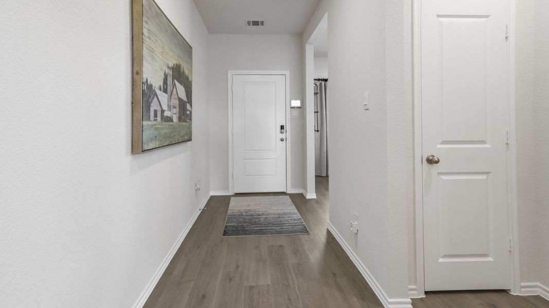Spacious, unfurnished interior of a new home in Riverfield, Josephine (Image 18).