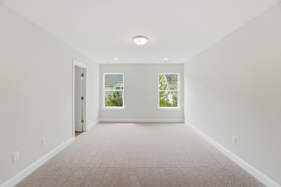 Spacious, unfurnished interior of a new home in Harrisburg Village Townhomes, Harrisburg (Image 34).