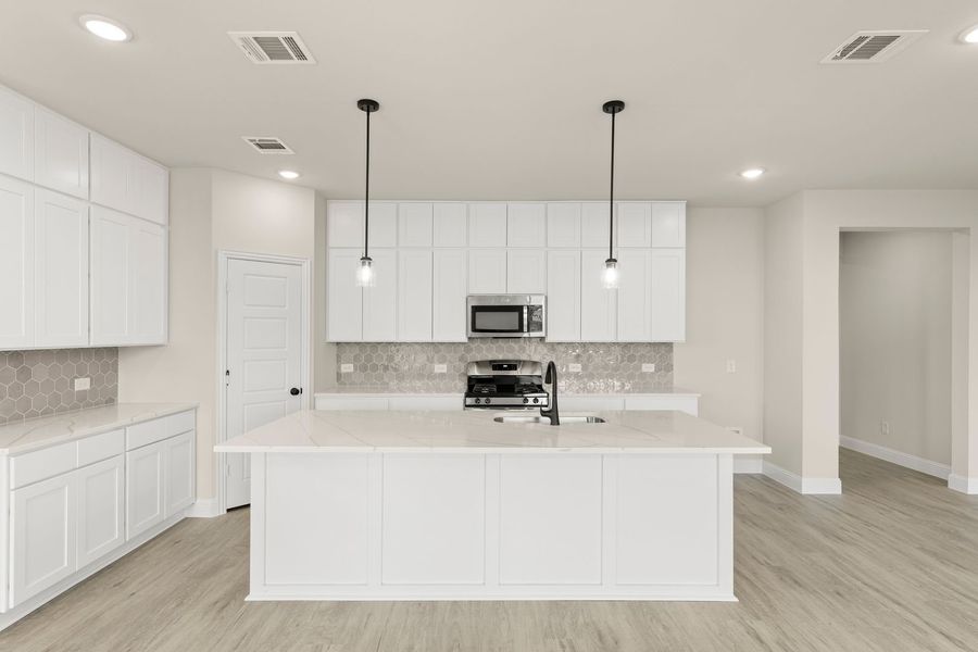 Furnished interior view inside a new home in Creekside, Royse City (Image 8).