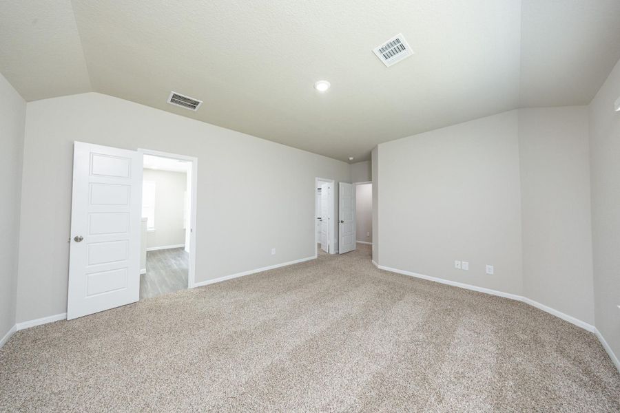 Spacious, unfurnished interior of a new home in Mackenzie Creek, Conroe (Image 11). Spacious, unfurnished interior of a new home in Mackenzie Creek, Conroe (Image 11).
