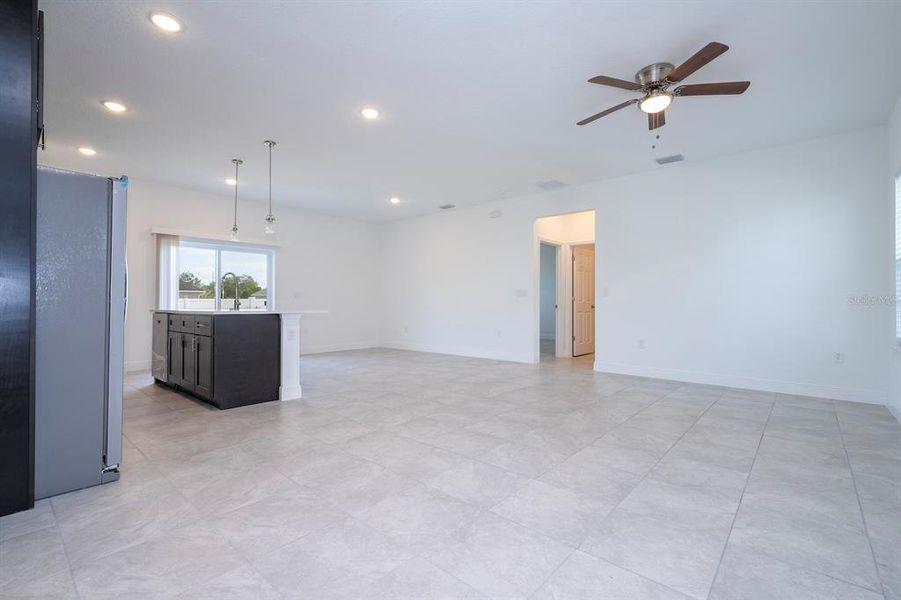Spacious, unfurnished interior of a new home in , Ocala (Image 22).