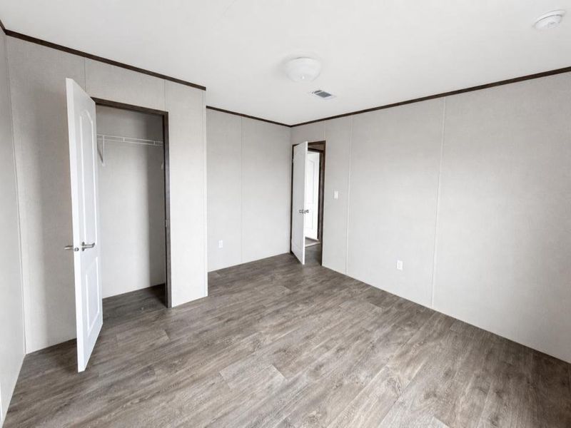 Spacious, unfurnished interior of a new home in , Cleveland (Image 8).