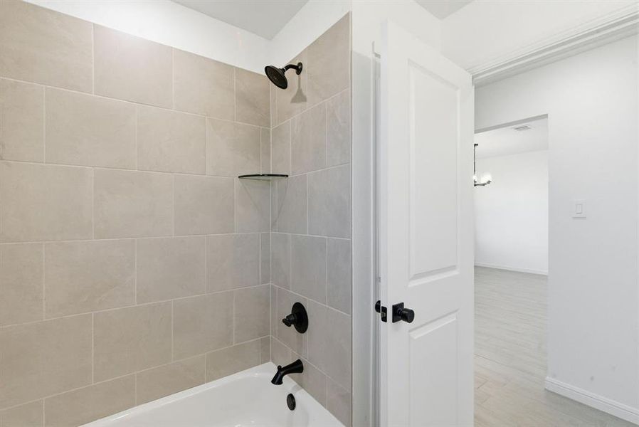 Close-up of interior finishes inside a home in , Lipan (Image 11).