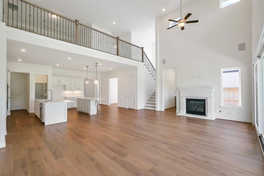 Spacious, unfurnished interior of a new home in Sienna 65', Missouri City (Image 22).