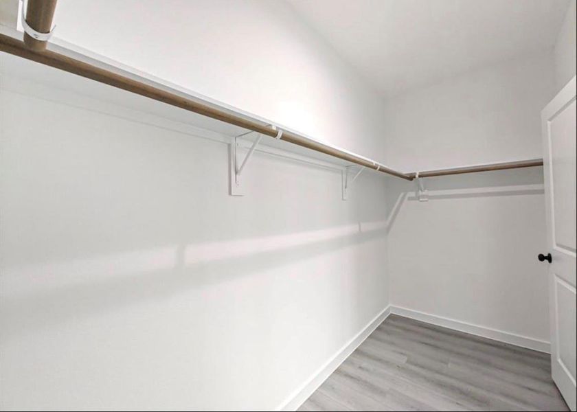 Spacious, unfurnished interior of a new home in , Houston (Image 11).