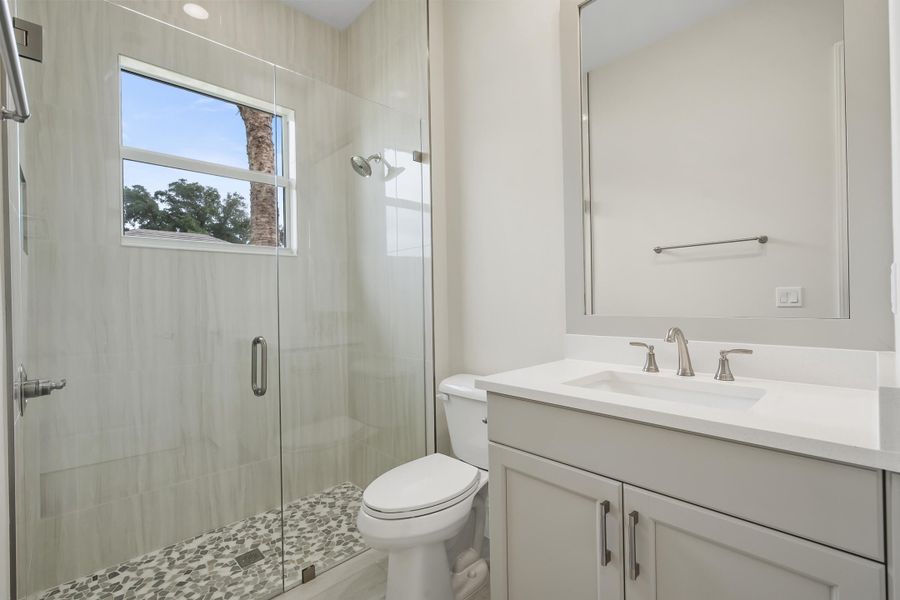 4232 Montagu Ave_Amaryllis_Lot 15_7