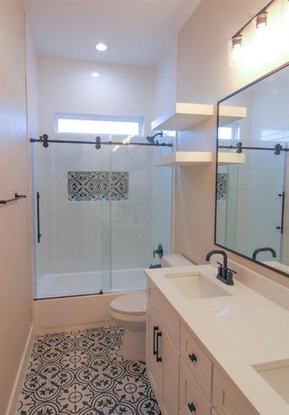 Furnished interior view inside a new home in , Waxahachie (Image 6).