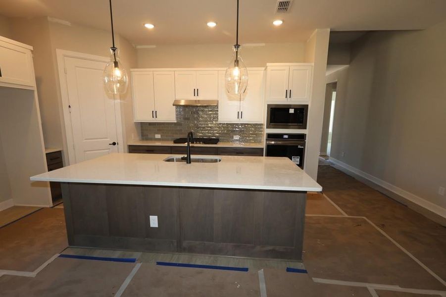 Furnished interior view inside a new home in ARTAVIA 45' Homesites, Conroe (Image 2). Furnished interior view inside a new home in ARTAVIA 45' Homesites, Conroe (Image 2).