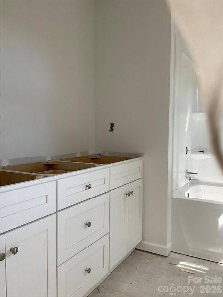 Primary Bath w/Dual Vanities