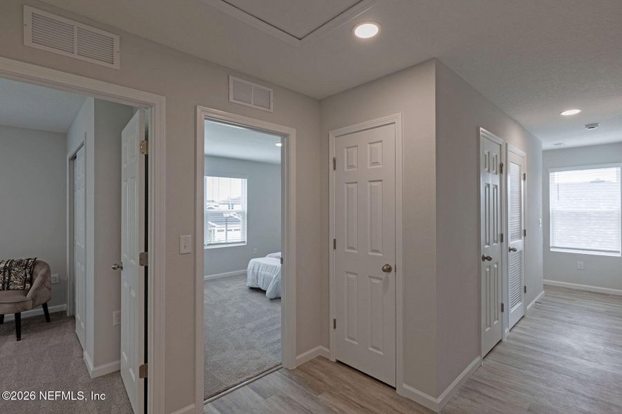 Spacious, unfurnished interior of a new home in , Jacksonville (Image 24).