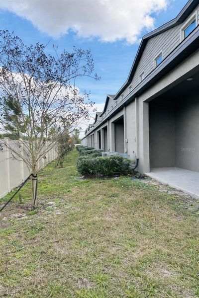 Exterior details and patio area of a home in , New Port Richey (Image 4).