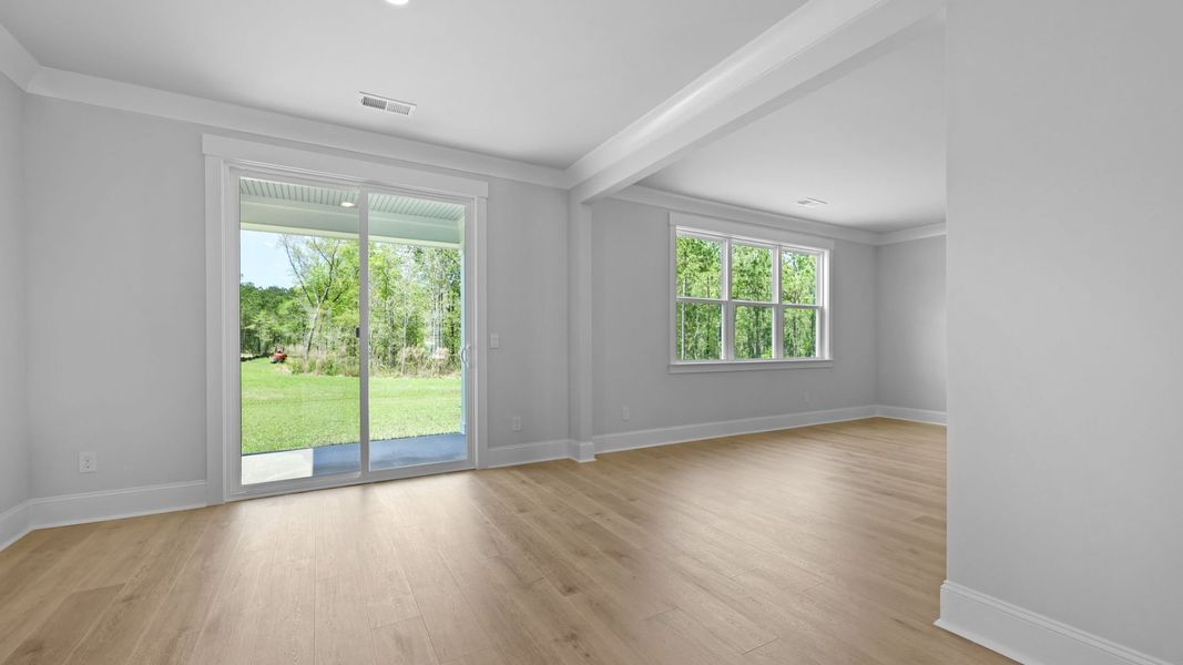 Spacious, unfurnished interior of a new home in Sheep Island, Summerville (Image 14).