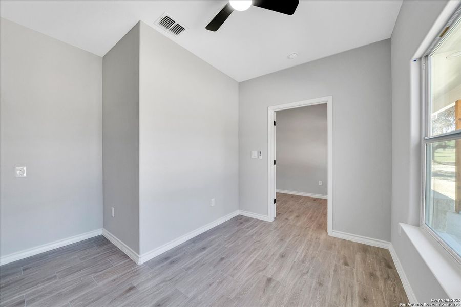 Spacious, unfurnished interior of a new home in , Natalia (Image 12).