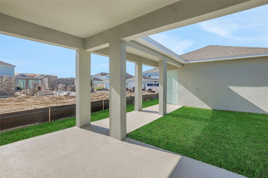 Exterior details and patio area of a home in Crossroads at Kelly Park, Apopka (Image 3).