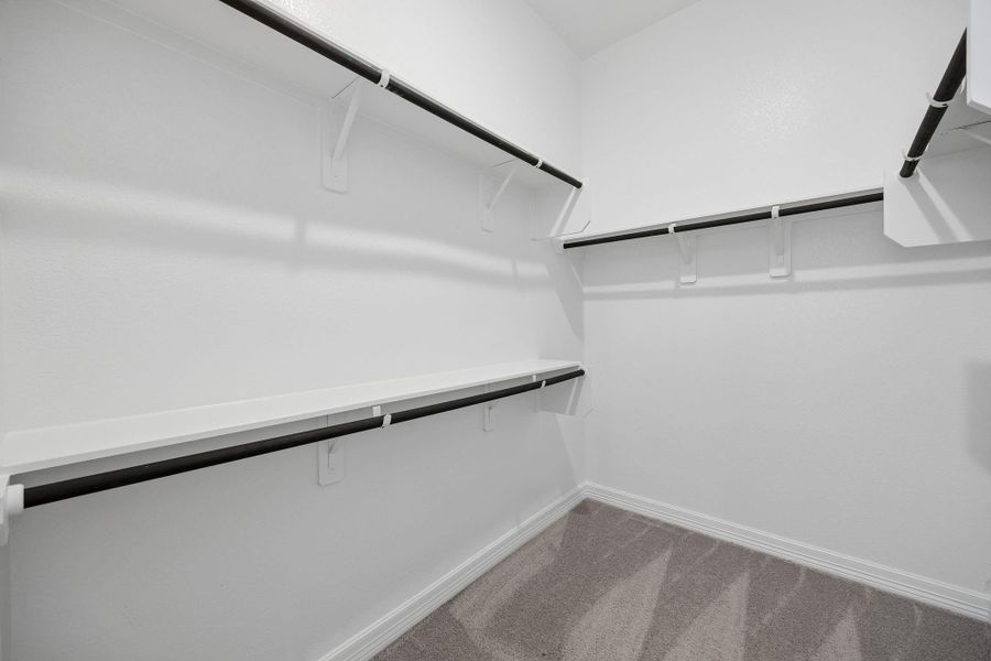 Spacious, unfurnished interior of a new home in Lago Mar, Texas City (Image 20).