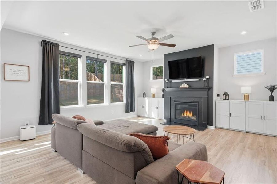 Furnished interior view inside a new home in Riverwood, Dallas (Image 12).