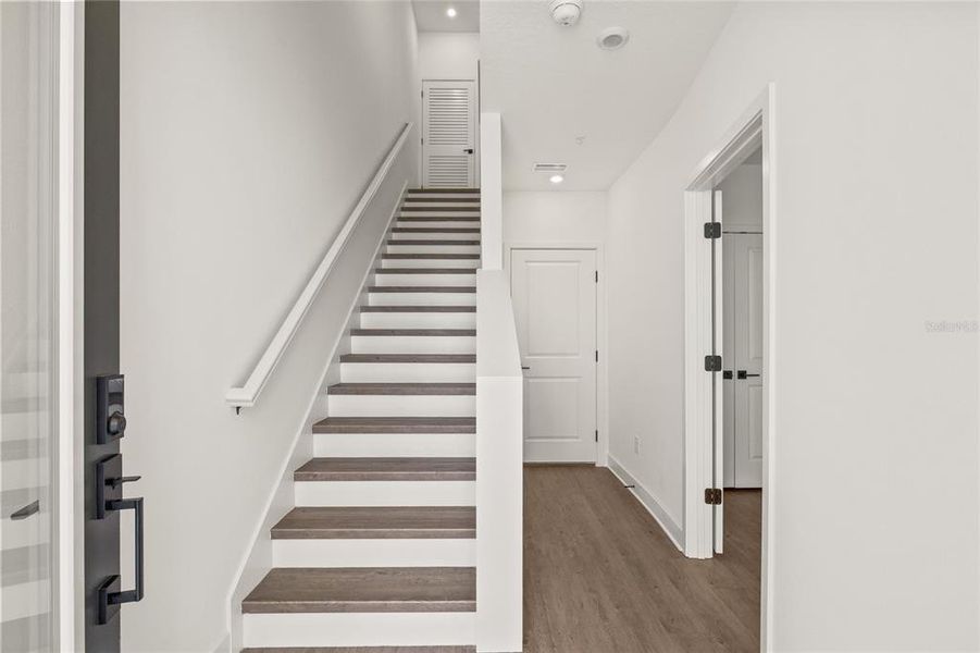 Spacious, unfurnished interior of a new home in Alante, St. Petersburg (Image 20).