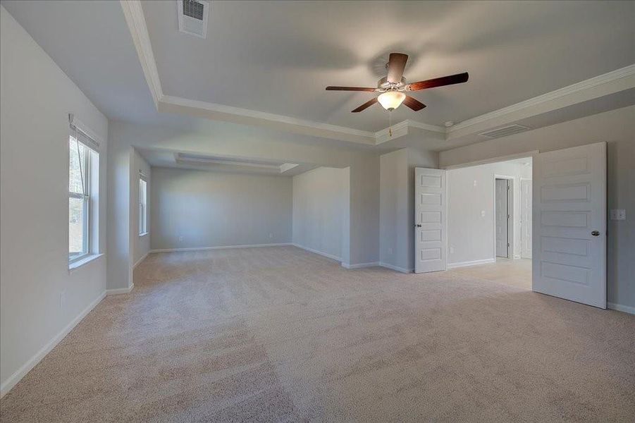 Spacious, unfurnished interior of a new home in Riverbend Overlook, Fayetteville (Image 26).