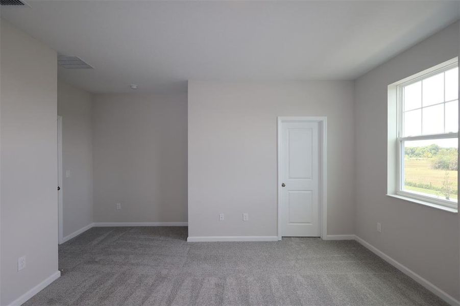 Spacious, unfurnished interior of a new home in Center Lake on the Park, St. Cloud (Image 23).