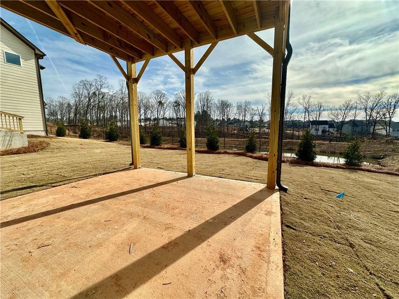 Exterior details and patio area of a home in Twin Lakes, Hoschton (Image 22).