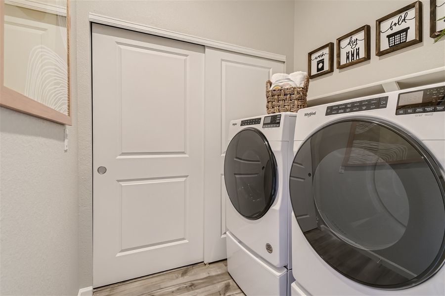 400 millwall circle - web quality - 024 - 27 2nd floor laundry room