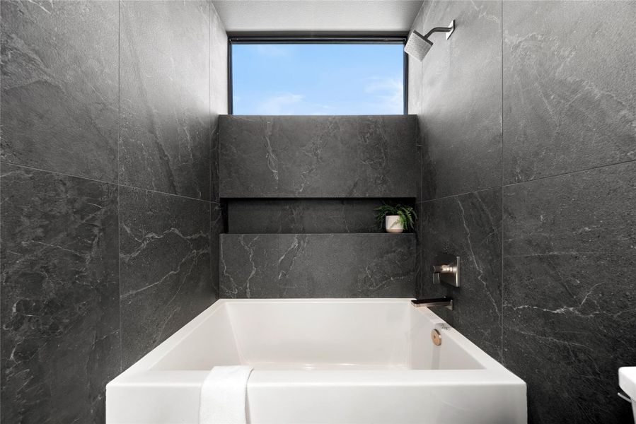 Image 28 of a home in .