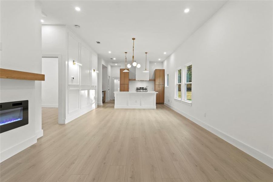 Spacious, unfurnished interior of a new home in , Dallas (Image 11).