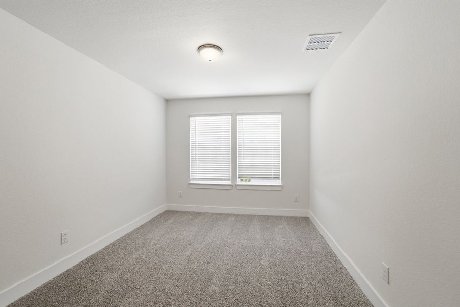 Spacious, unfurnished interior of a new home in Laurel Vistas, San Antonio (Image 88).