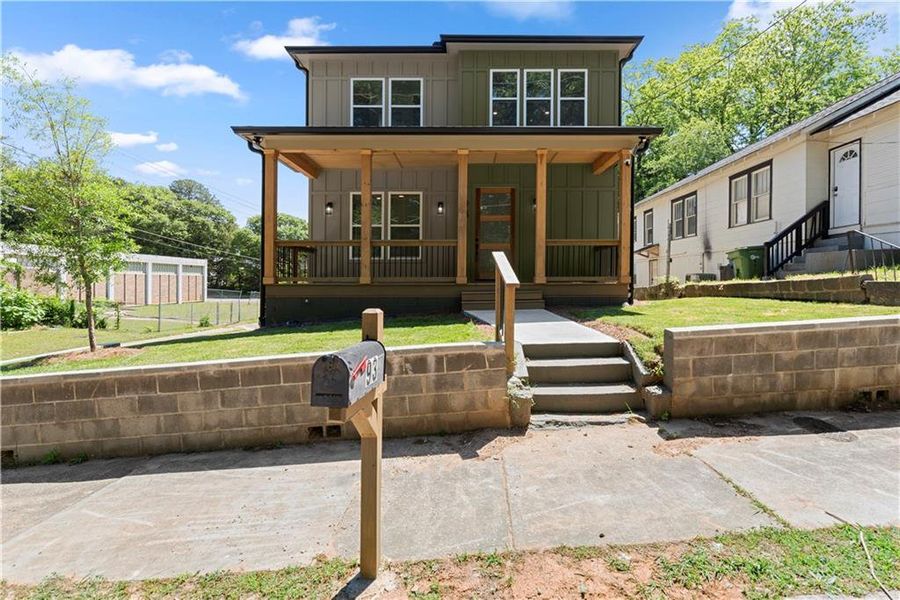 Image 47 of a home in .