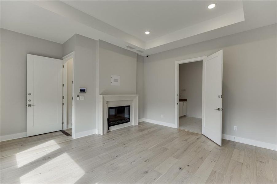 Spacious, unfurnished interior of a new home in The Retreat at Sterling on the Lake 48', Flowery Branch (Image 22).