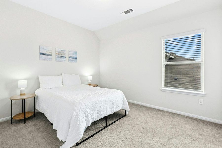 Secondary bedroom. Secondary bedroom.