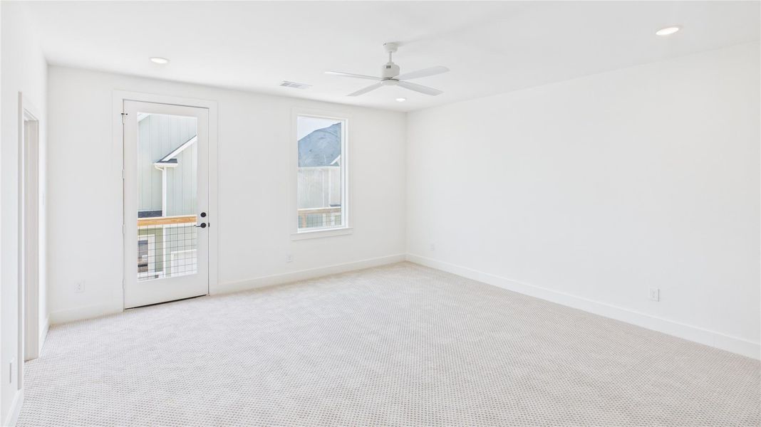 Spacious, unfurnished interior of a new home in , Houston (Image 14).