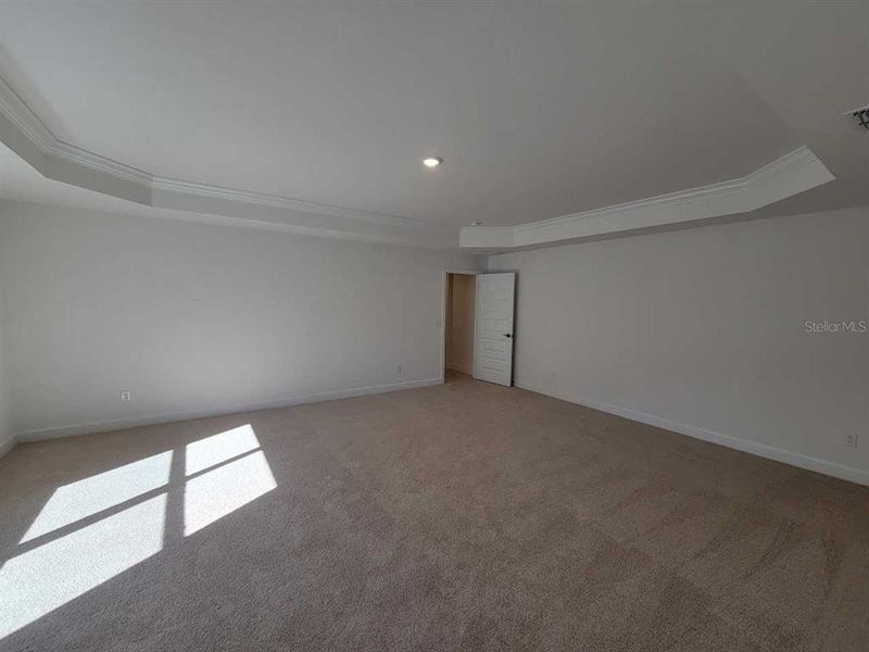 Spacious, unfurnished interior of a new home in , Ocala (Image 25).