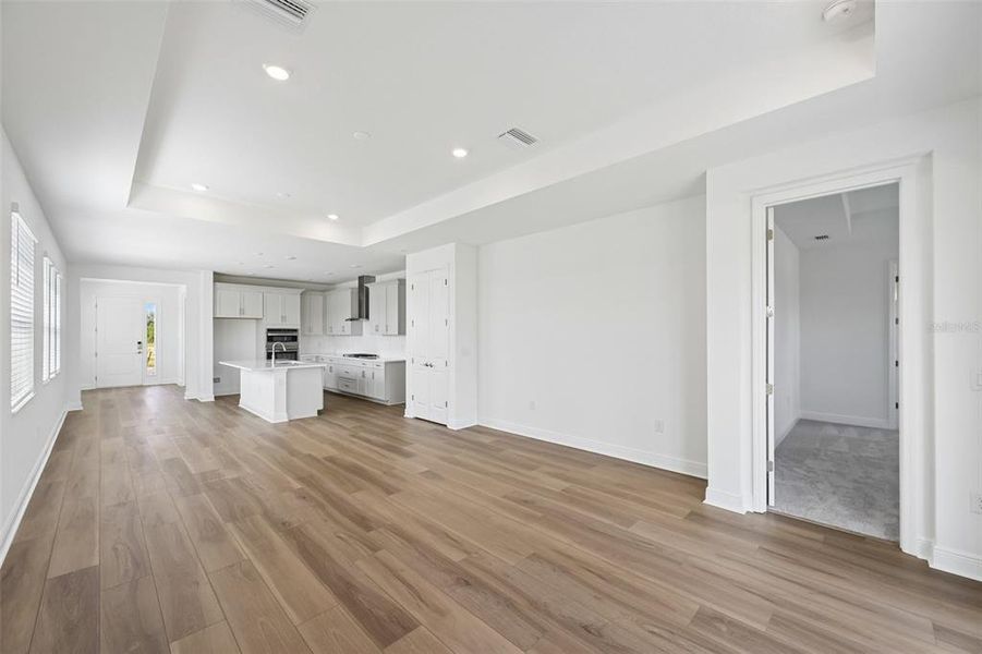 Spacious, unfurnished interior of a new home in Grand Park, Sarasota (Image 13).