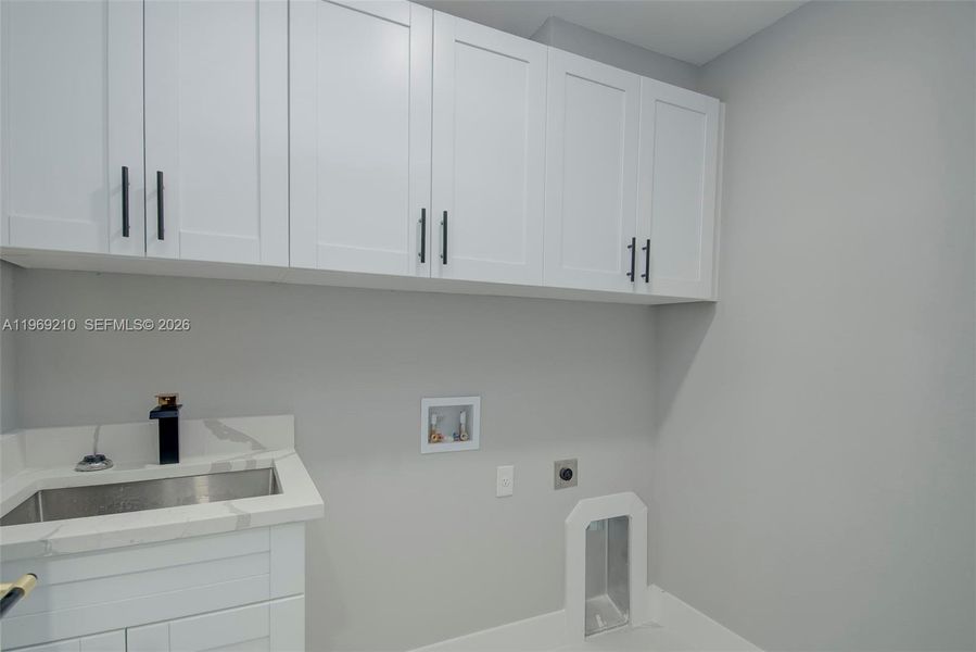 Furnished interior view inside a new home in , Lehigh Acres (Image 9).