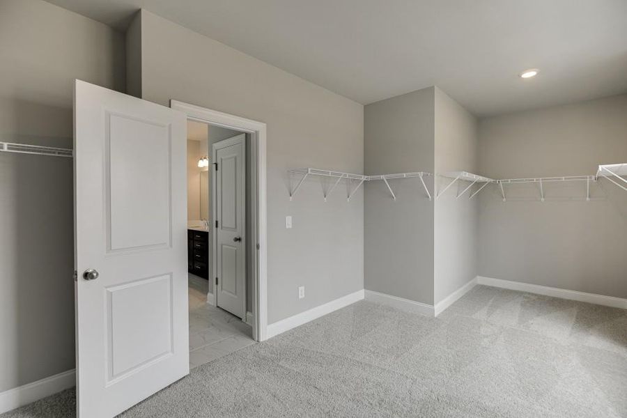 Spacious, unfurnished interior of a new home in Hemingway, Flowery Branch (Image 41).